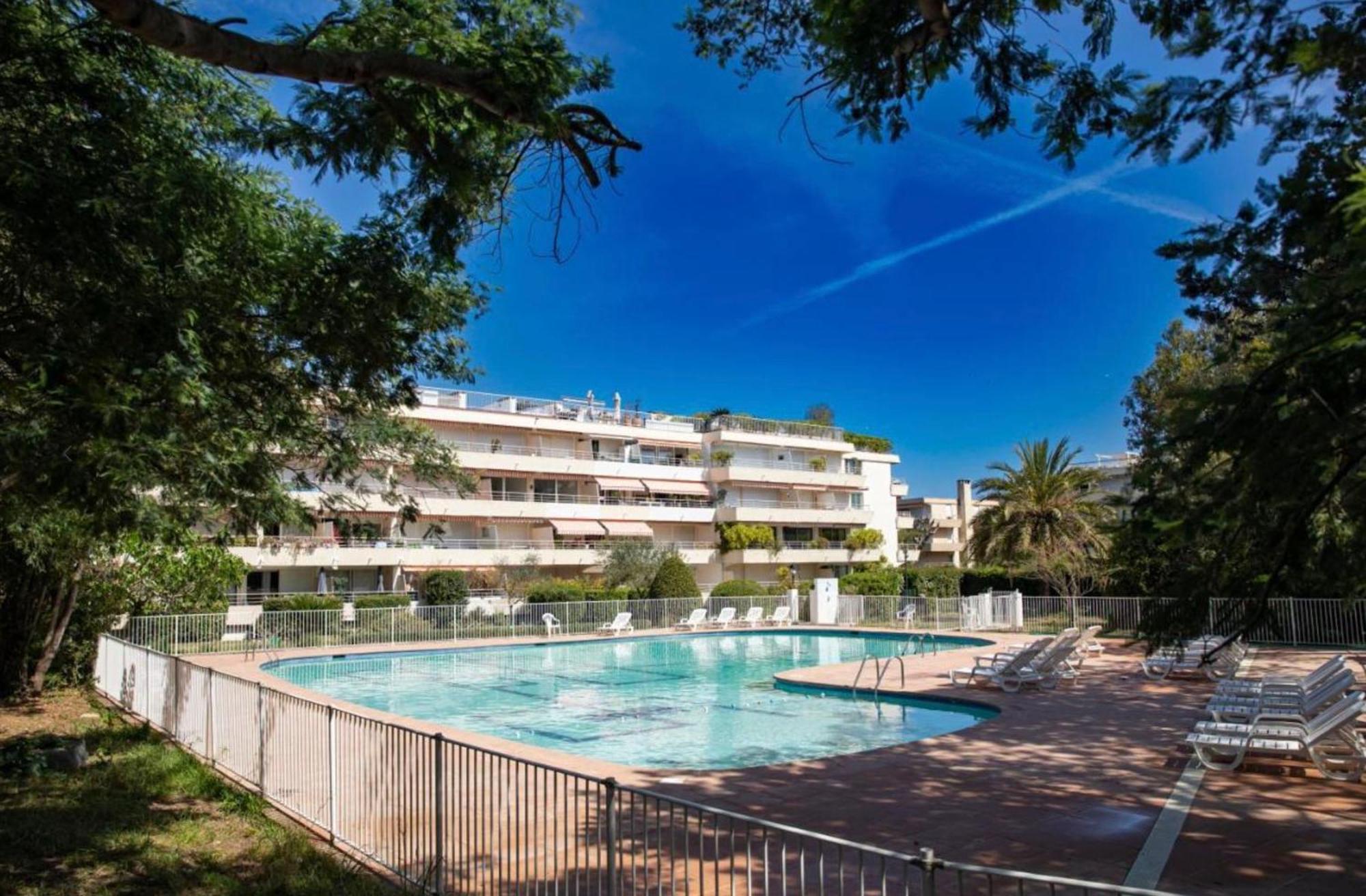 Un Nid A Saint Tropez Apartment Exterior photo